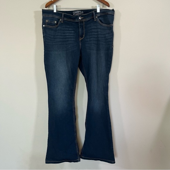 Torrid Luxe Slim Boot Jeans Women’s Sz 16R Cotton Blend Bootcut - Picture 3 of 9